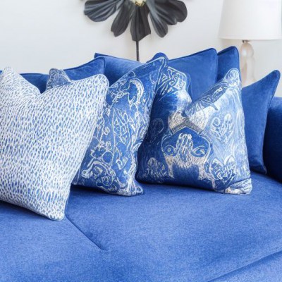 royal blue sofa living room ideas (3).jpg